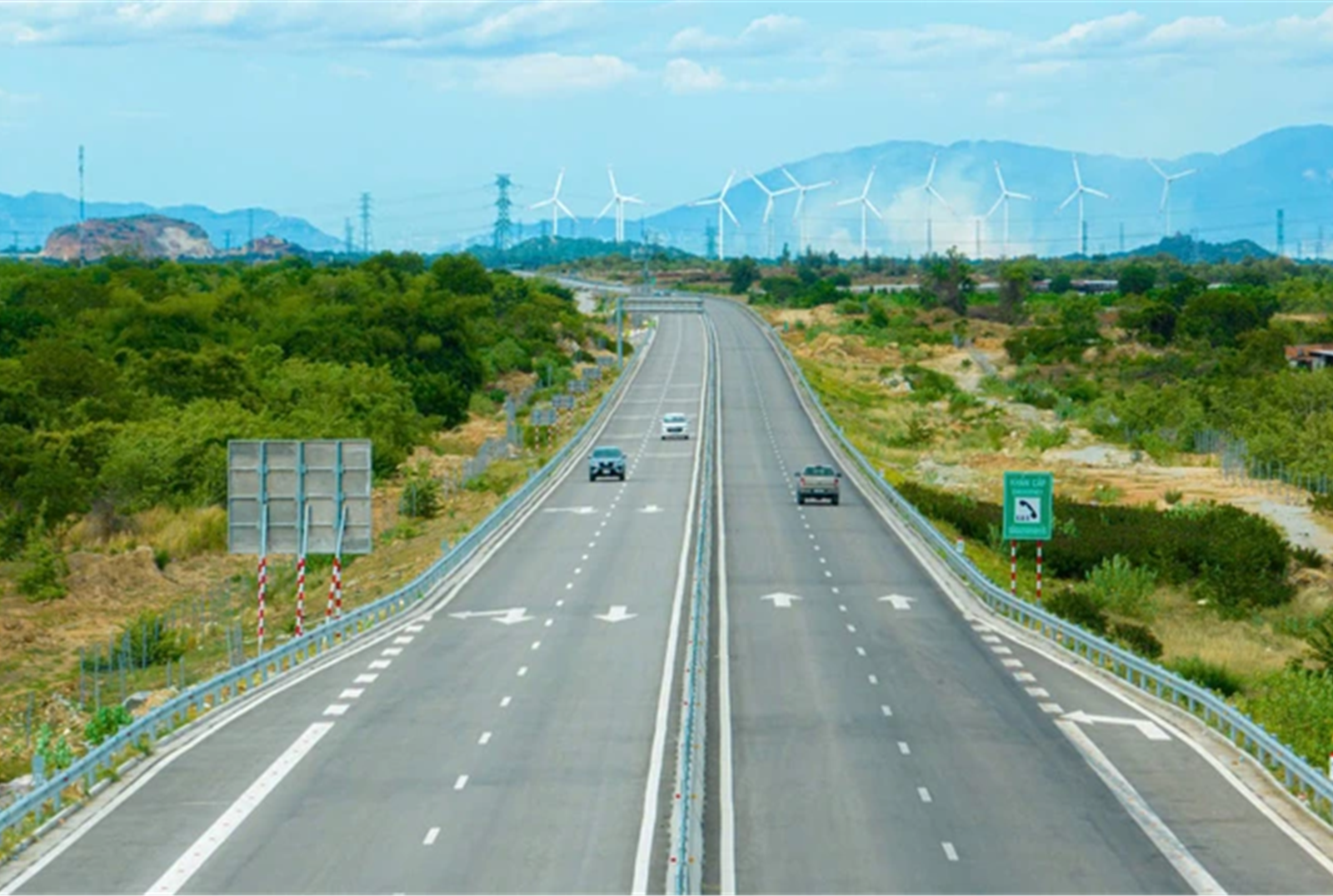 The Ministry of Construction plans nearly 9,000 km of expressways by 2050