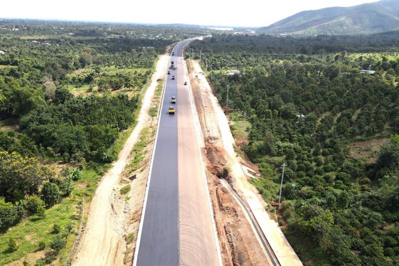 Roadmap for Upgrading and Expanding More Than 2,800 km of Substandard Expressways