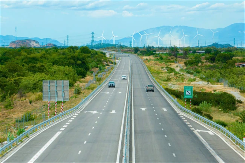 The Ministry of Construction plans nearly 9,000 km of expressways by 2050